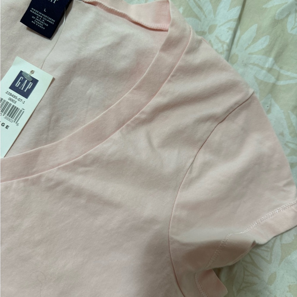 Gap Size Large pink v neck - Picture 4 of 6